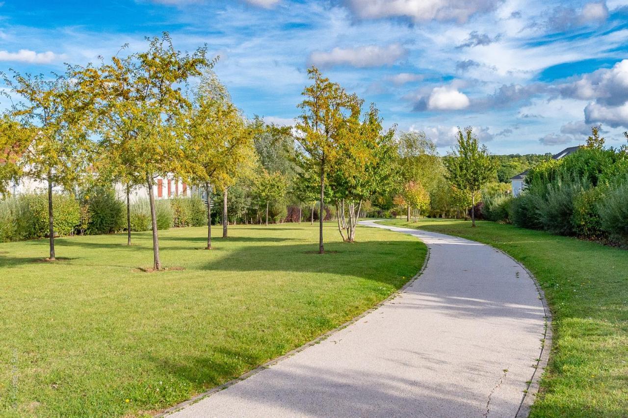 Gite La Villa Omagny Paris Marne-La-Vallee Exteriör bild